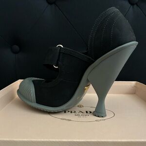 RARE RUNWAY Prada Gabardine duck heels grey rubber Velcro strap 8.5 40 w/box
